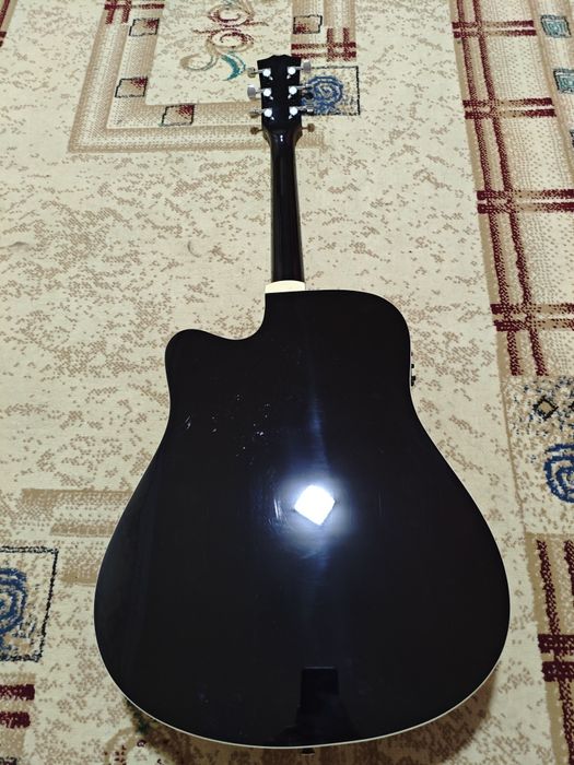 Продам гитару акустическую