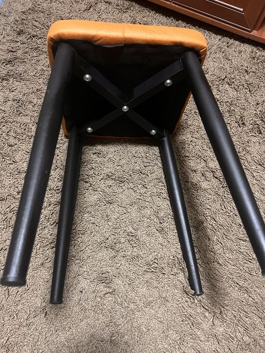 Табуретки новые в упаковке