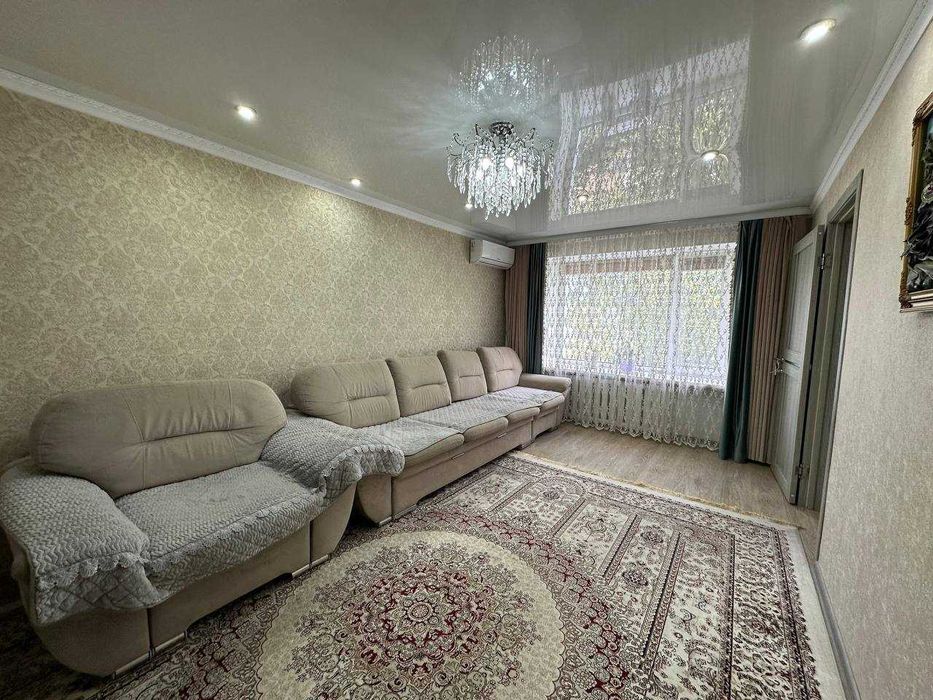 Продам 4-х комнатную картиру в районе бородинского магазина