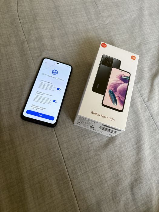 Redmi Note 12s 256GB леко пукнат