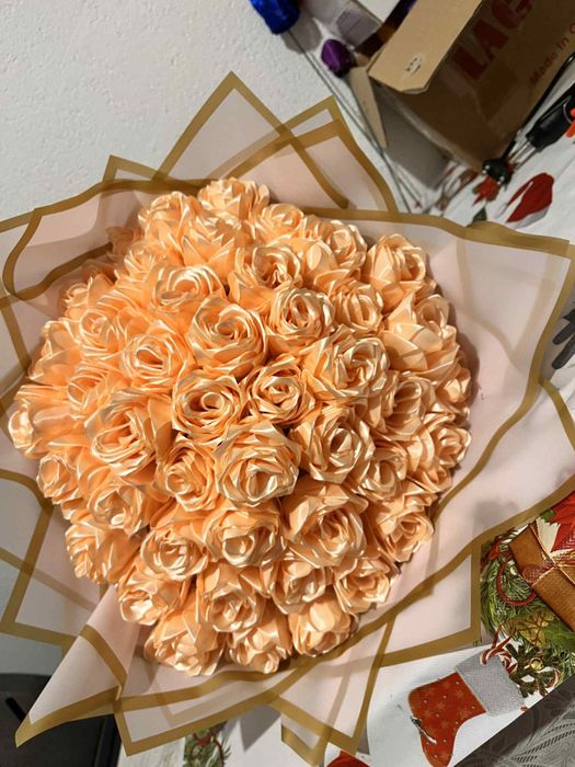 Buchet trandafiri satin