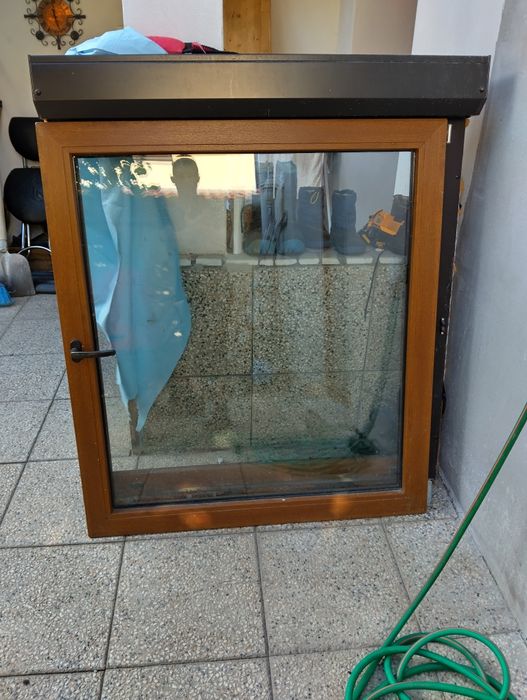 Ușa intrare , 220 /145cm