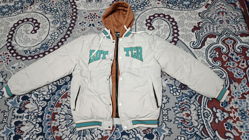 Srochno! Kurtka sotlvoti razmer 3XL