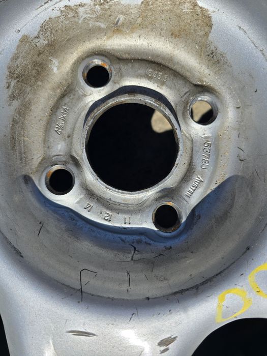 Jante 4x100 156-70r14 vara Continental