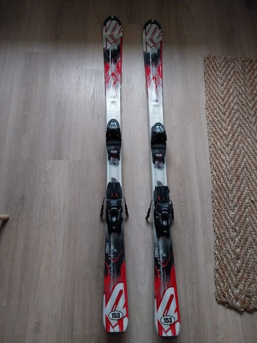Skiuri K2 152 cm + casca incepator
