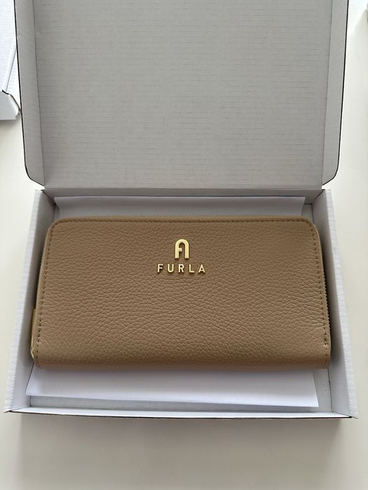 Дамски портмонета FURLA. Различни видове