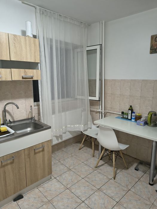 Vand apartament 4 camere decomandat 90 mp Bulevardul Ghencea etaj 6/10 cu parcare inclusa