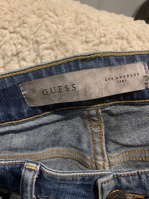 Джинсы GUESS