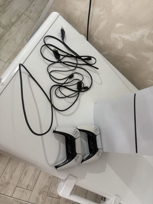 Продам PS5 slim PlayStation 5 в идеальном состояний