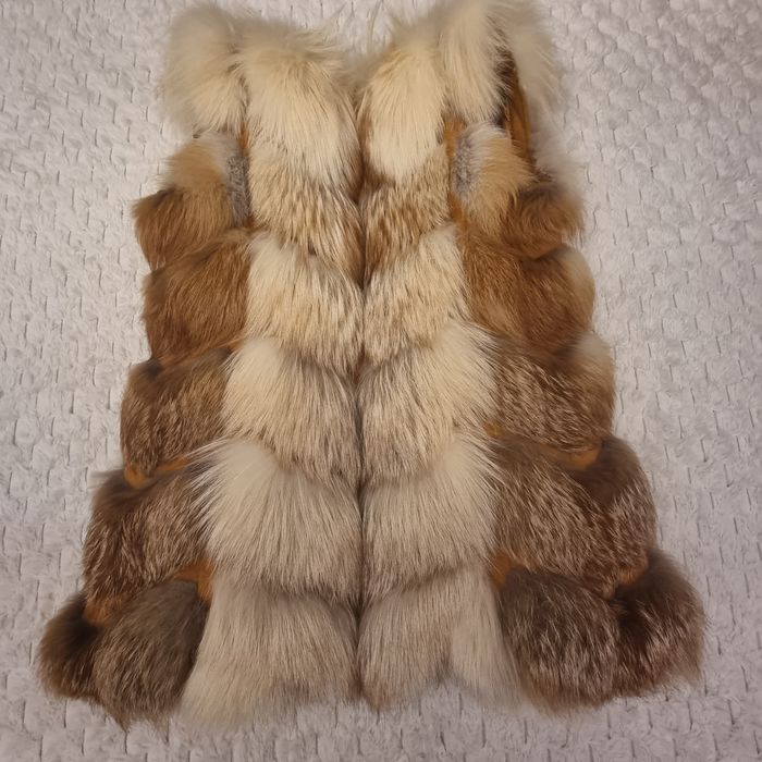 Vesta de blana, vulpe. O nebunie!!!