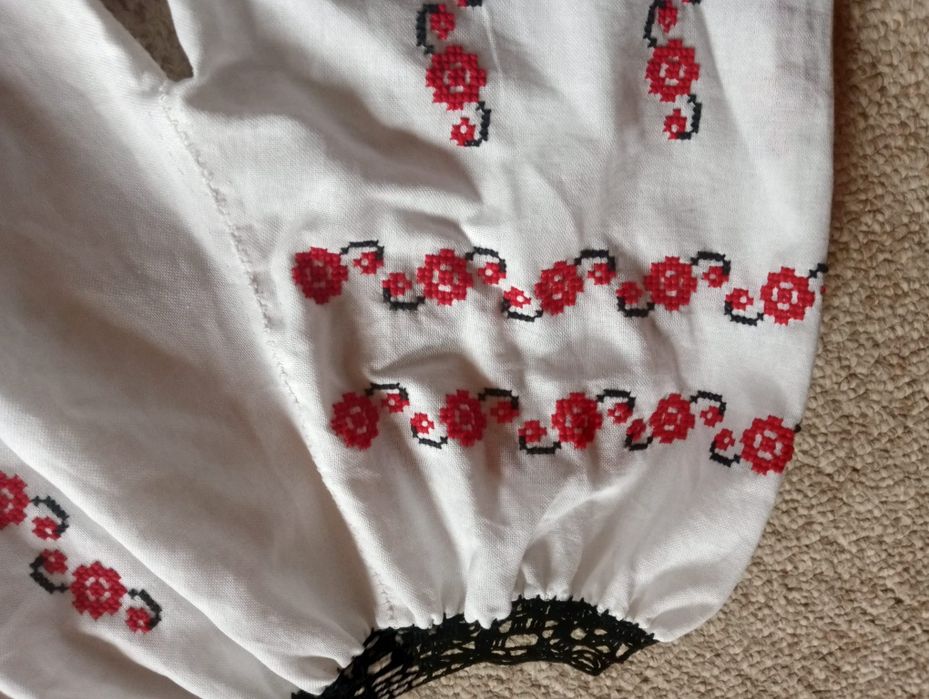 Ie românească veche tradițională