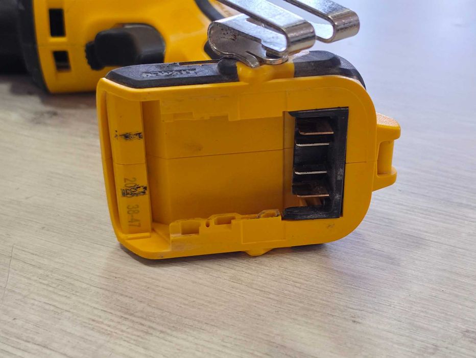 DeWALT DCF620 + батерия DeWALT DCB184 18V 5.0Ah – винтоверт за гипсокартон