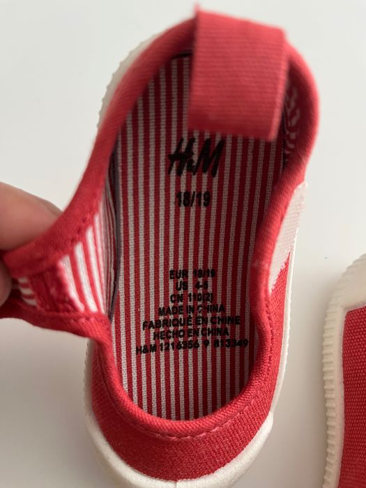 Детски обувки, чисто нови