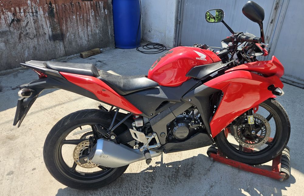 Honda cbr125 avariat