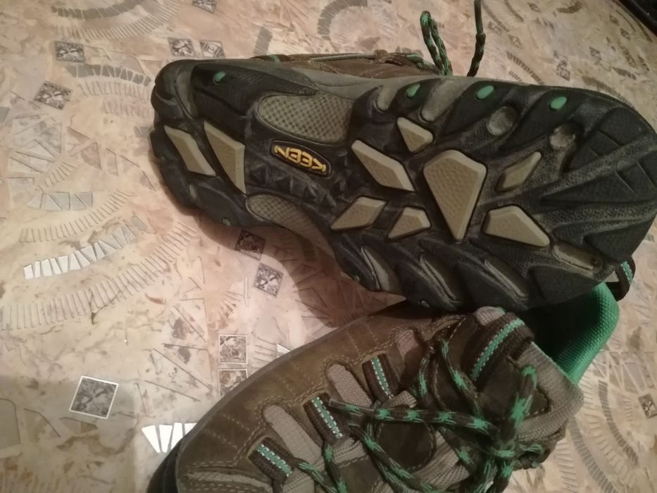 Продам обувь 37/5