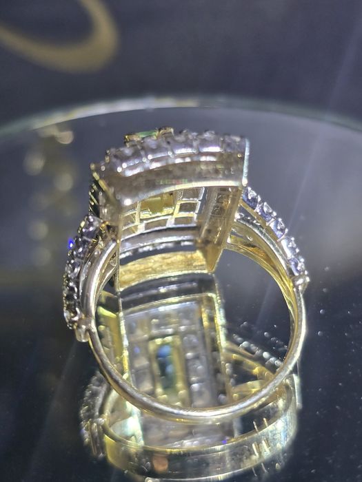 Золотое кольцо с бриллиантами