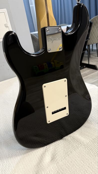 Chitara electrica Squier (by Fender) Stratocaster in stare perfecta