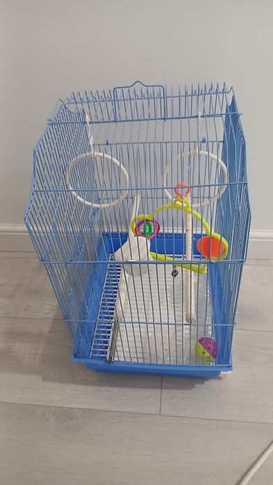 Vand cusca / colivie papagali cu accesorii