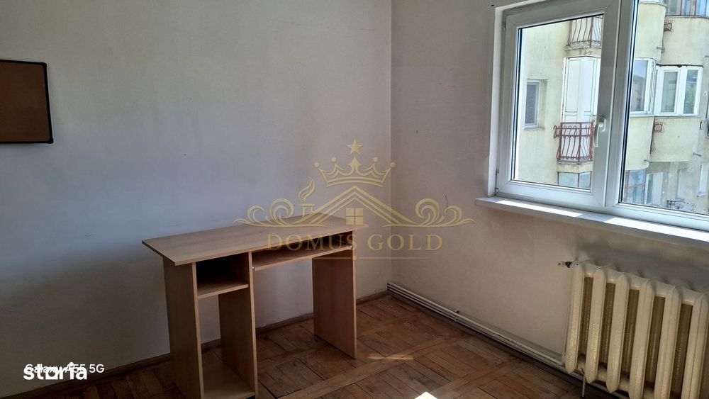 Vind apartament 3 camere Calea Manastur.