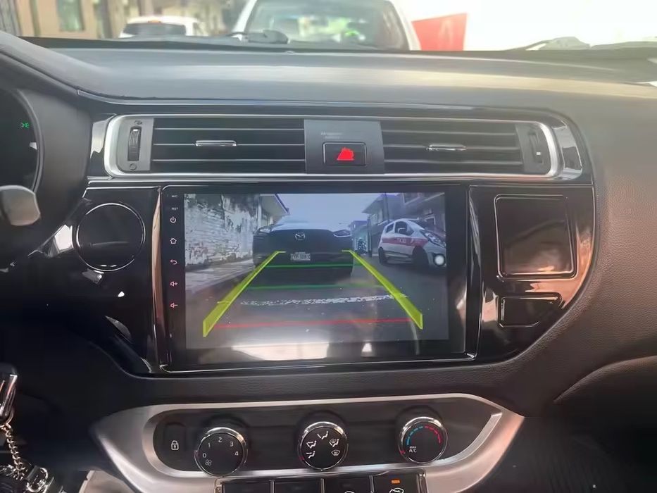 Navigatie dedicata Kia Rio / Android Auto si CarPlay