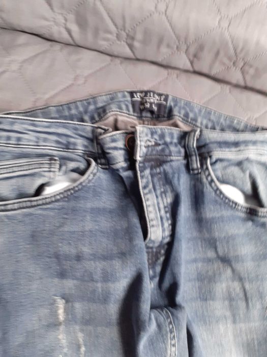 Мъжки дънки ,5 чифта ,един размер