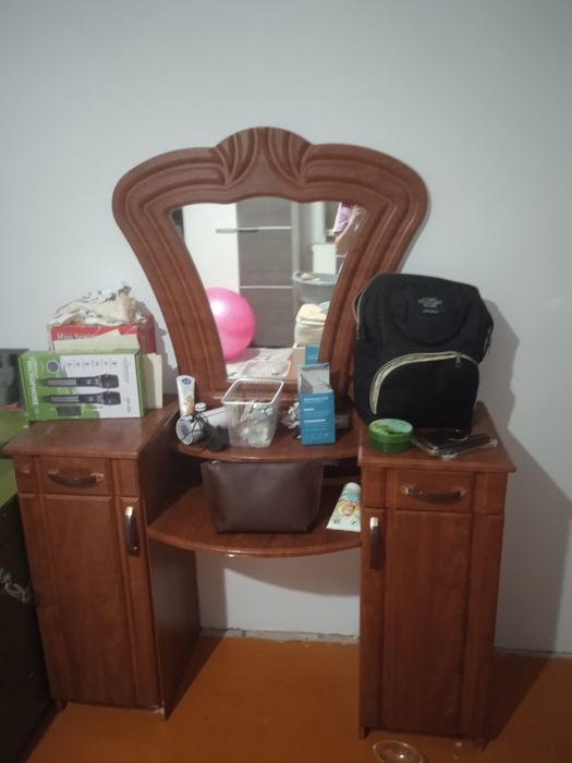 Кровать, матрас, комод