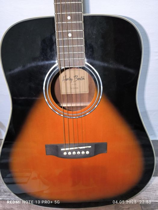 Китара с калъф и