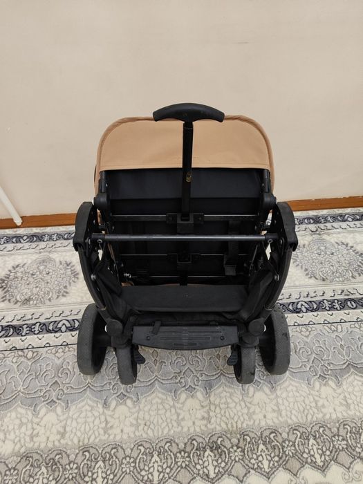 Детская коляска сотилади