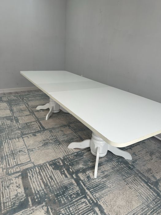 Продаётся стол  деревянный