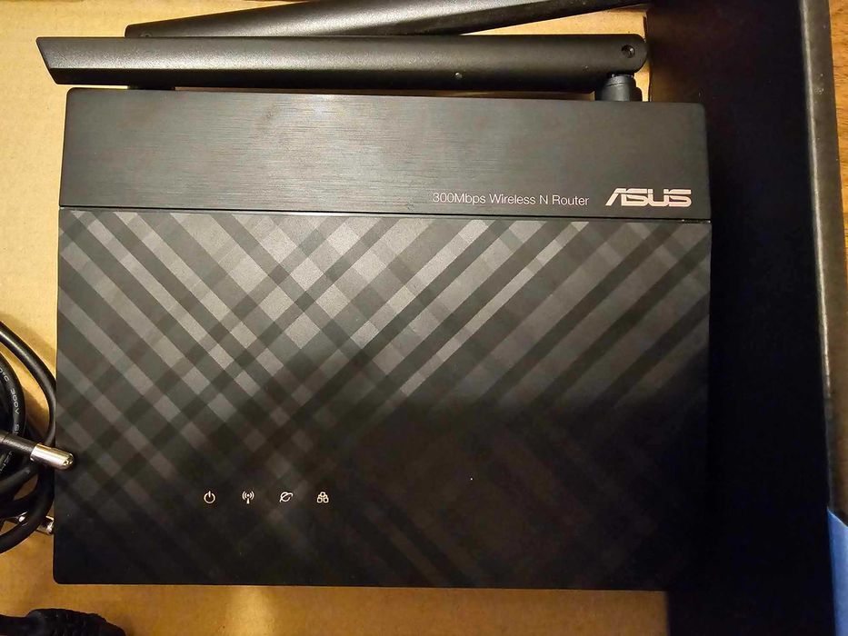 Router Wireless Asus RT-N12+ N300