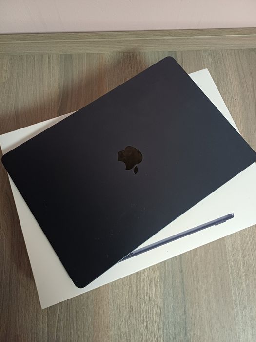 MacBook air M3 8GB, 256GB SSD, ecran 15