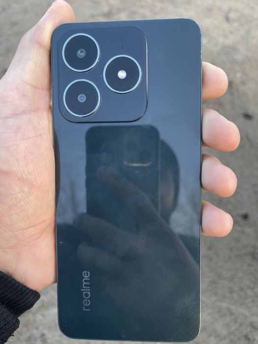 Realme C61 yangidek xech aybi yok