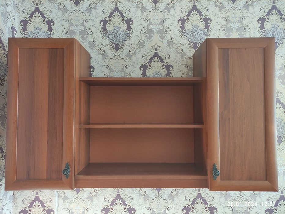 Подвесной шкаф с столом