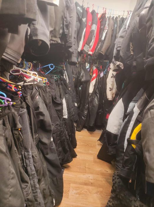 Разпродажба на мото якета и панталони