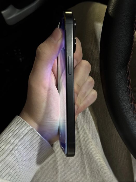 iphone 15 pro в идеальном состояний