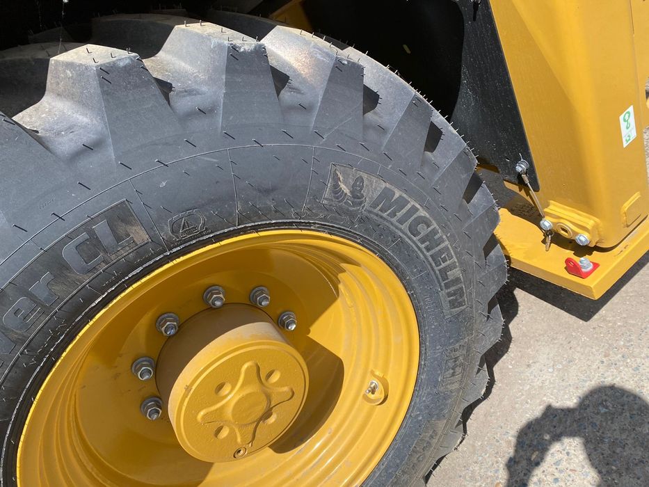 Экскаватор погрузчик Caterpillar 428 сборка Англия