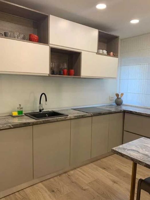 Дава се под наем Двустаен апартамент в Пловдив, Каменица 1 - 60 кв.м за 270.3 € - Снимка #2