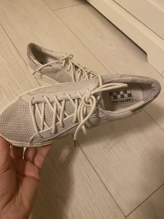 tenisi pt.fete,marca "No Name",marinea 38,piele naturala,crem,sireturi