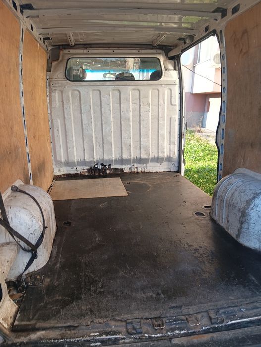 Продавам Опел Мовано