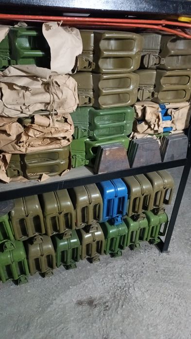 Продам канистры советские новые