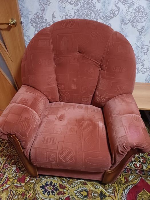 Продам диван и 2кресла