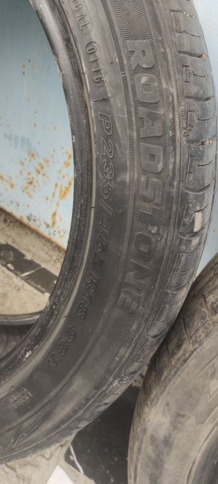 Продам резину на запаску 235,45,18
