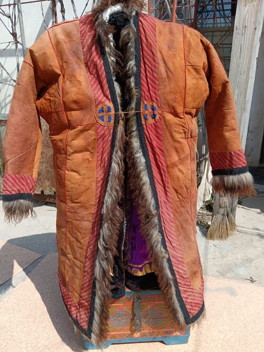 Жадағай тон шапан орамал сатылады