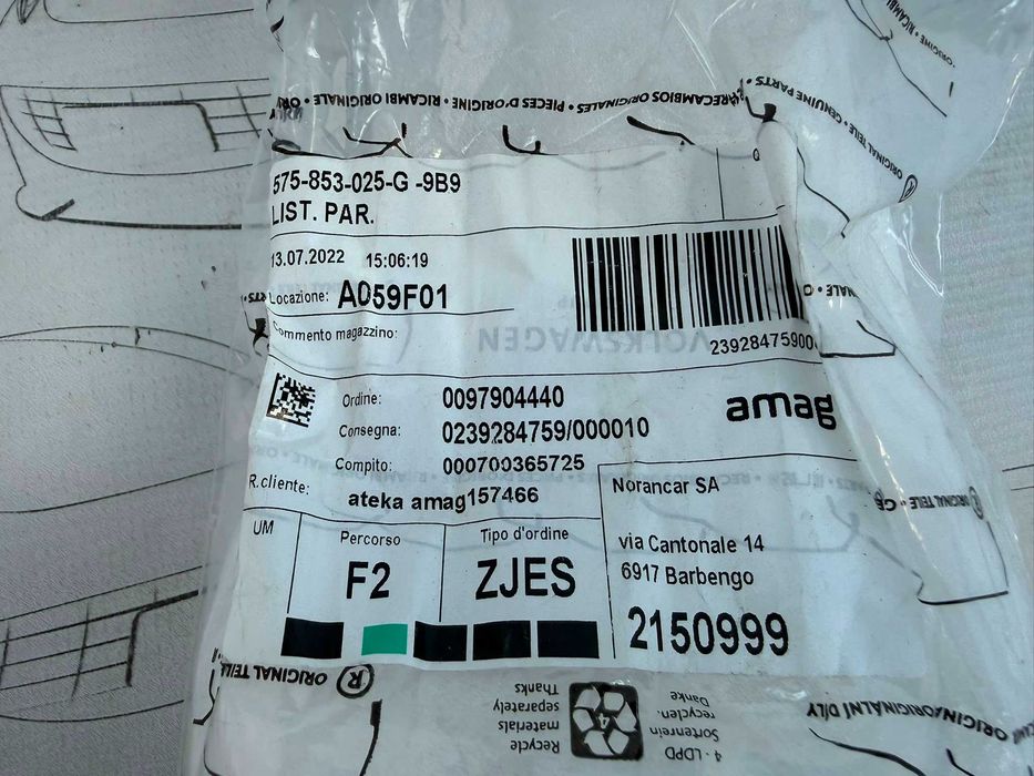 Ornament Pasaj Roata Spate Stanga Seat Ateca 2016-2020 Cod OEM 575853025G 9B9 (5C2)