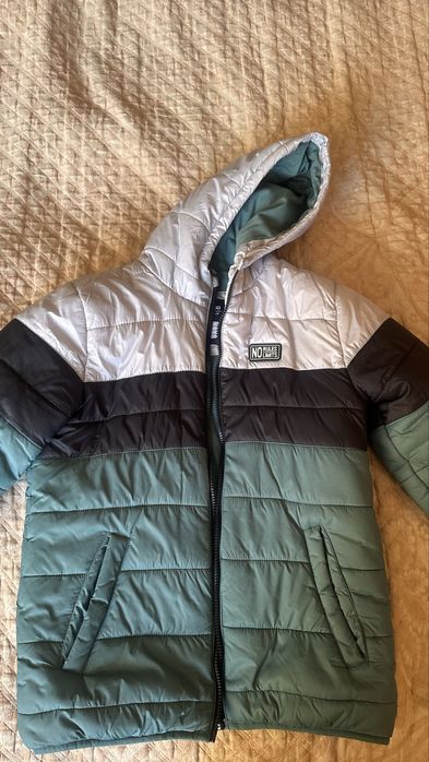 Продам куртку для мальчика