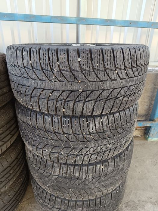 Продам Шины R17  с дисками зима/лето