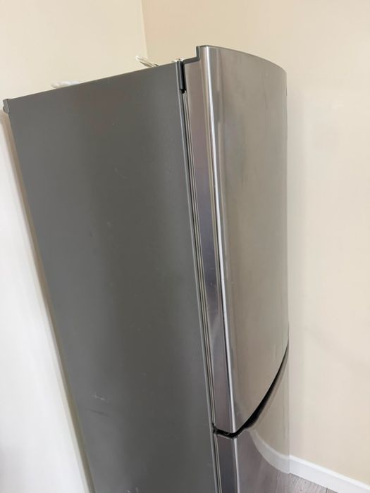 продам холодильник lg