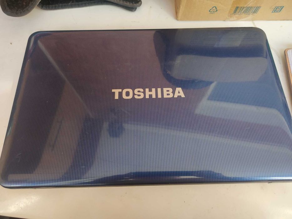 Продам ноутбук на запчасти TOSHIBA