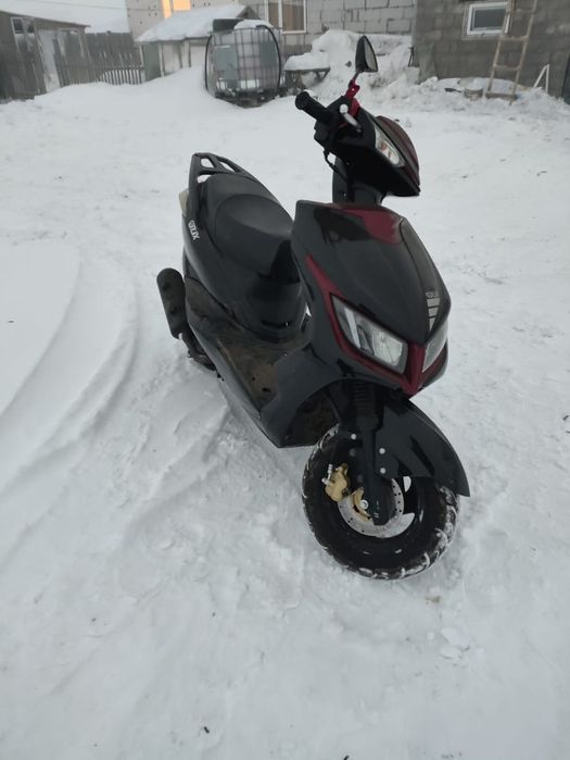 Продам скутер новый