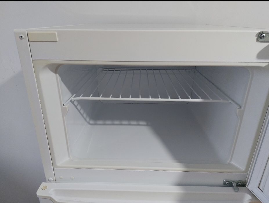 Холодильник VESTEL